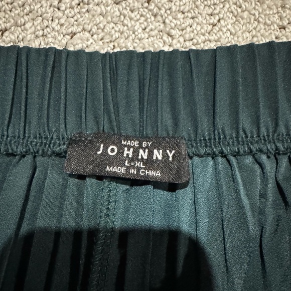 JOHNNY L-XL wide leg pants. New without tags. - Picture 2 of 3